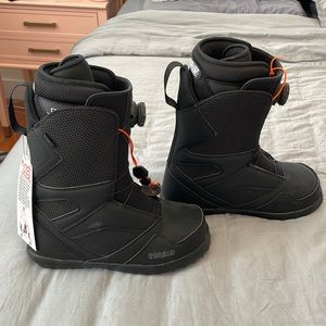 NWT - Teen boy/mens snowboarding boots. Never worn!